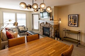 2204 - Two Bedroom Deluxe Eagle Springs East 2 Condo by RedAwning