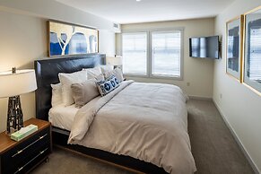 2204 - Two Bedroom Deluxe Eagle Springs East 2 Condo by RedAwning