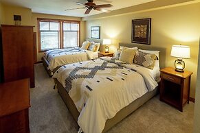 1205b - Double Queen Standard Eagle Springs West 1 Bedroom Hotel Room 