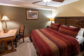 2215 - Two Bedroom Deluxe Eagle Springs East 2 Condo by RedAwning