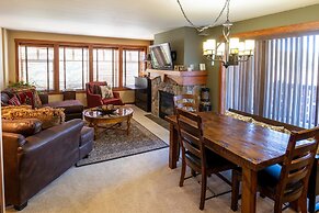 2215 - Two Bedroom Deluxe Eagle Springs East 2 Condo by RedAwning