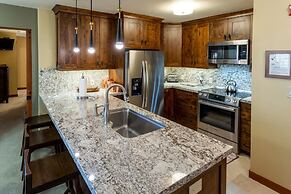 2215 - Two Bedroom Deluxe Eagle Springs East 2 Condo by RedAwning