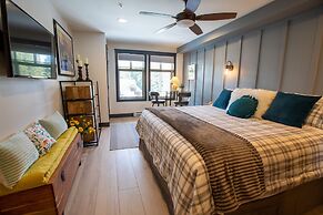 1303 - Two Bedroom Deluxe Eagle Springs West 2 Condo by RedAwning