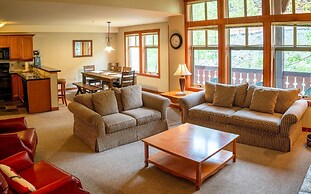 2312 - Two Bedroom + Den Standard Eagle Springs East 2 Condo by RedAwn