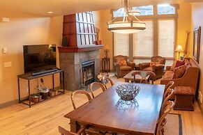 7401- Three Bedroom + Loft + Den Deluxe Crossings Townhomes 3 Condo by