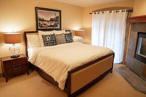 7401- Three Bedroom + Loft + Den Deluxe Crossings Townhomes 3 Condo by