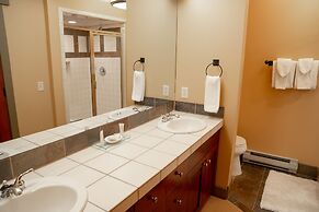 7401- Three Bedroom + Loft + Den Deluxe Crossings Townhomes 3 Condo by