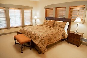 7401- Three Bedroom + Loft + Den Deluxe Crossings Townhomes 3 Condo by