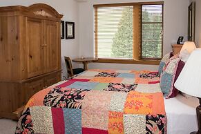 4312 - Two Bedroom Deluxe Creekside Condominiums 2 Condo by RedAwning