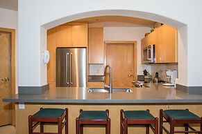 4312 - Two Bedroom Deluxe Creekside Condominiums 2 Condo by RedAwning