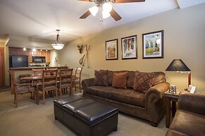 1310 - One Bedroom + Den Standard Eagle Springs West 1 Condo by RedAwn