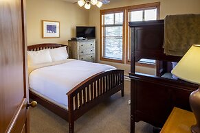 1102 - Two Bedroom Standard Eagle Springs West 2 Condo by RedAwning