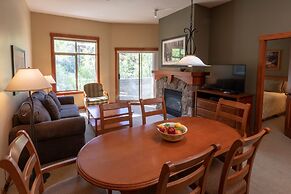 1307 - Two Bedroom Standard Eagle Springs West 2 Condo by RedAwning