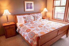 1307 - Two Bedroom Standard Eagle Springs West 2 Condo by RedAwning