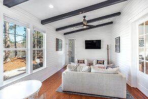 1299 Laurel Grove 3 Bedroom Home by RedAwning