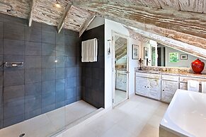 Easy Reach by Blue Sky Luxury