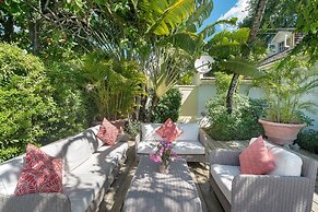 Easy Reach by Blue Sky Luxury