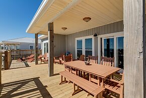 Just Beachy - 103 Tecumseh 4 Bedroom Home by RedAwning