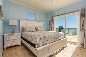 Just Beachy - 103 Tecumseh 4 Bedroom Home by RedAwning