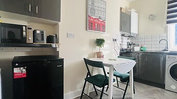 Impeccable 1 Bedroom Flat in Central London