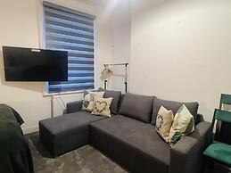 Impeccable 1 Bedroom Flat in Central London