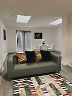 Stunning 3-bed House in Oldbury