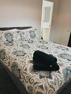 Stunning 3-bed House in Oldbury