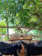 Thang Hen Lake - Tourist Village