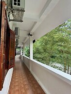 Thang Hen Lake - Tourist Village