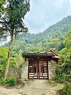 Thang Hen Lake - Tourist Village