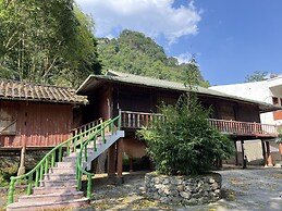 Thang Hen Lake - Tourist Village