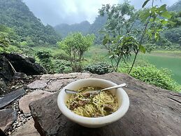 Thang Hen Lake - Tourist Village