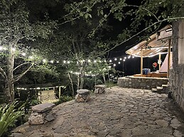 Thang Hen Lake - Tourist Village