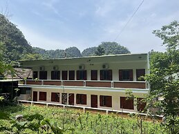 Thang Hen Lake - Tourist Village