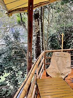 Thang Hen Lake - Tourist Village