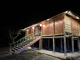 Thang Hen Lake - Tourist Village