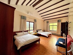 Thang Hen Lake - Tourist Village