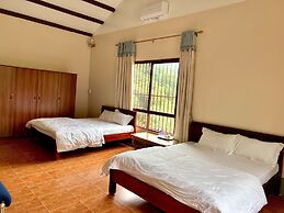 Thang Hen Lake - Tourist Village