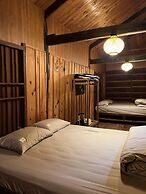 Thang Hen Lake - Tourist Village