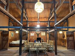 Thang Hen Lake - Tourist Village