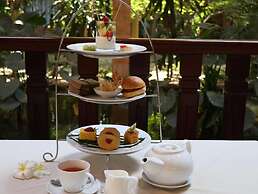 Model Temple Resort & Spa