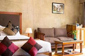 Model Temple Resort & Spa