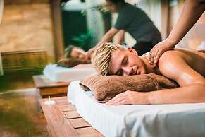 Model Temple Resort & Spa