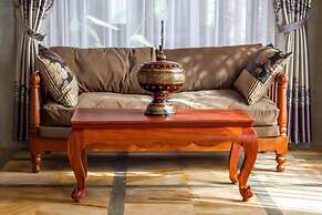 Model Temple Resort & Spa