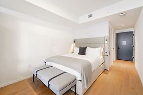 Luxury Studio Near from Bayfront Park