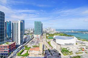 Luxury Studio Near from Bayfront Park