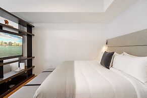 Luxury Studio Near from Bayfront Park