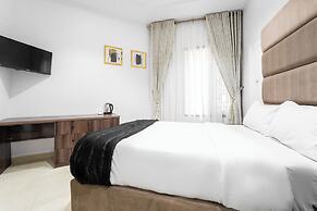 The Azaria Hotel & Apartment