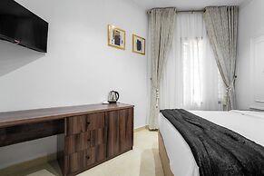 The Azaria Hotel & Apartment