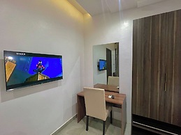 The Azaria Hotel & Apartment